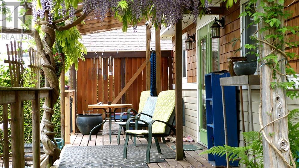 Photo 8 of 20530 Westfield Avenue, Maple Ridge BC