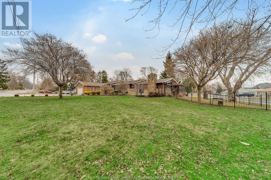 Photo 48 of 846 Park, Kingsville ON