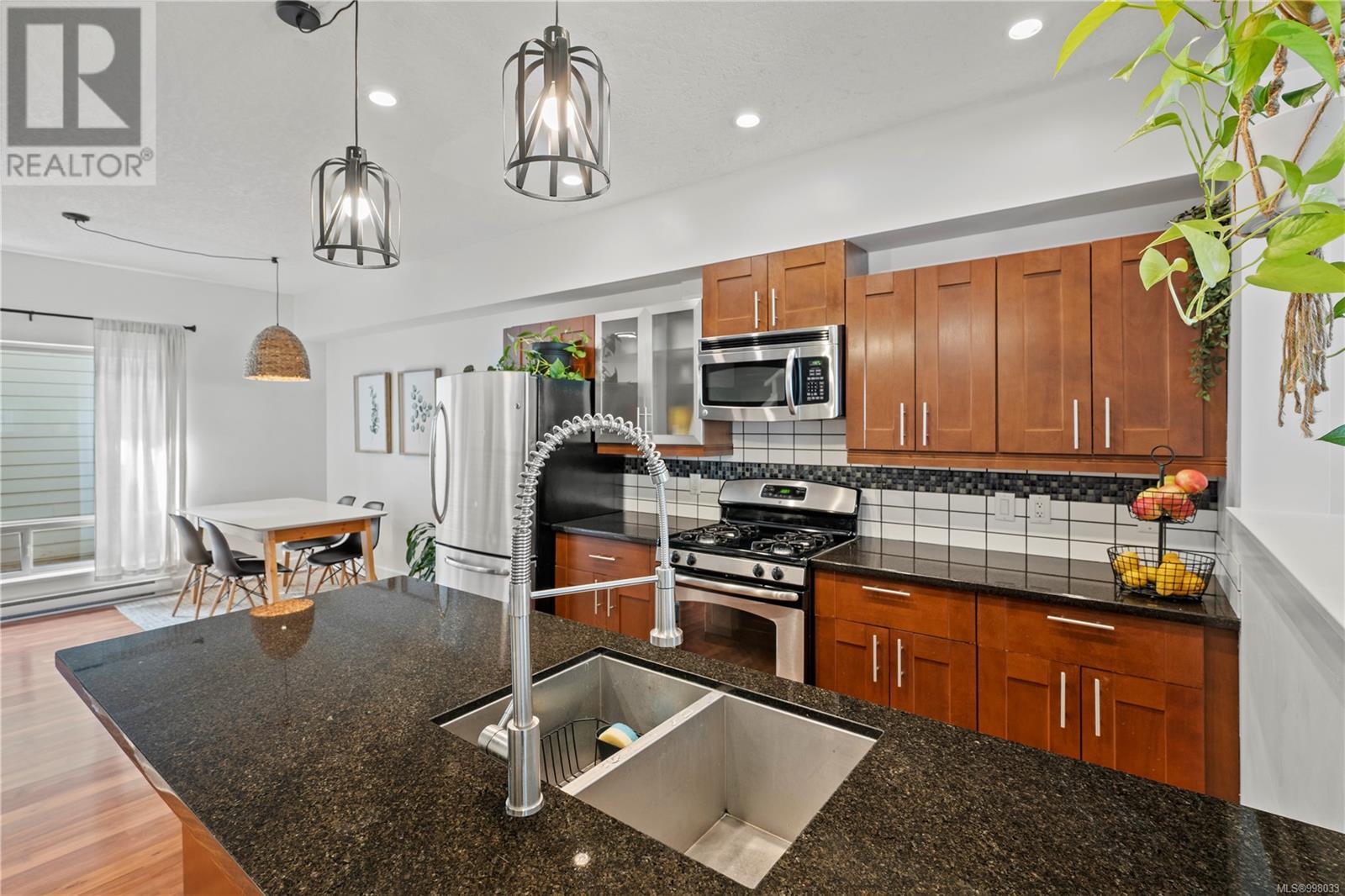 Photo 16 of 203 785 Station Ave, Langford BC