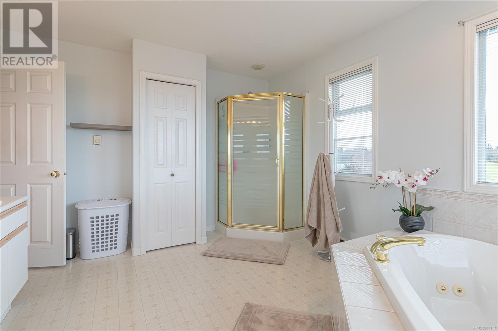 639 Eagle Tree Close, Parksville real estate listing 999706