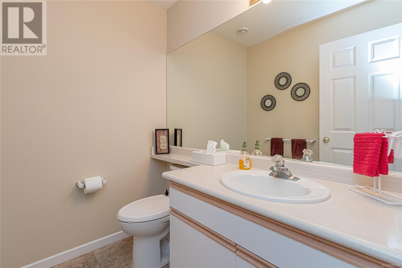 639 Eagle Tree Close, Parksville real estate listing 999706