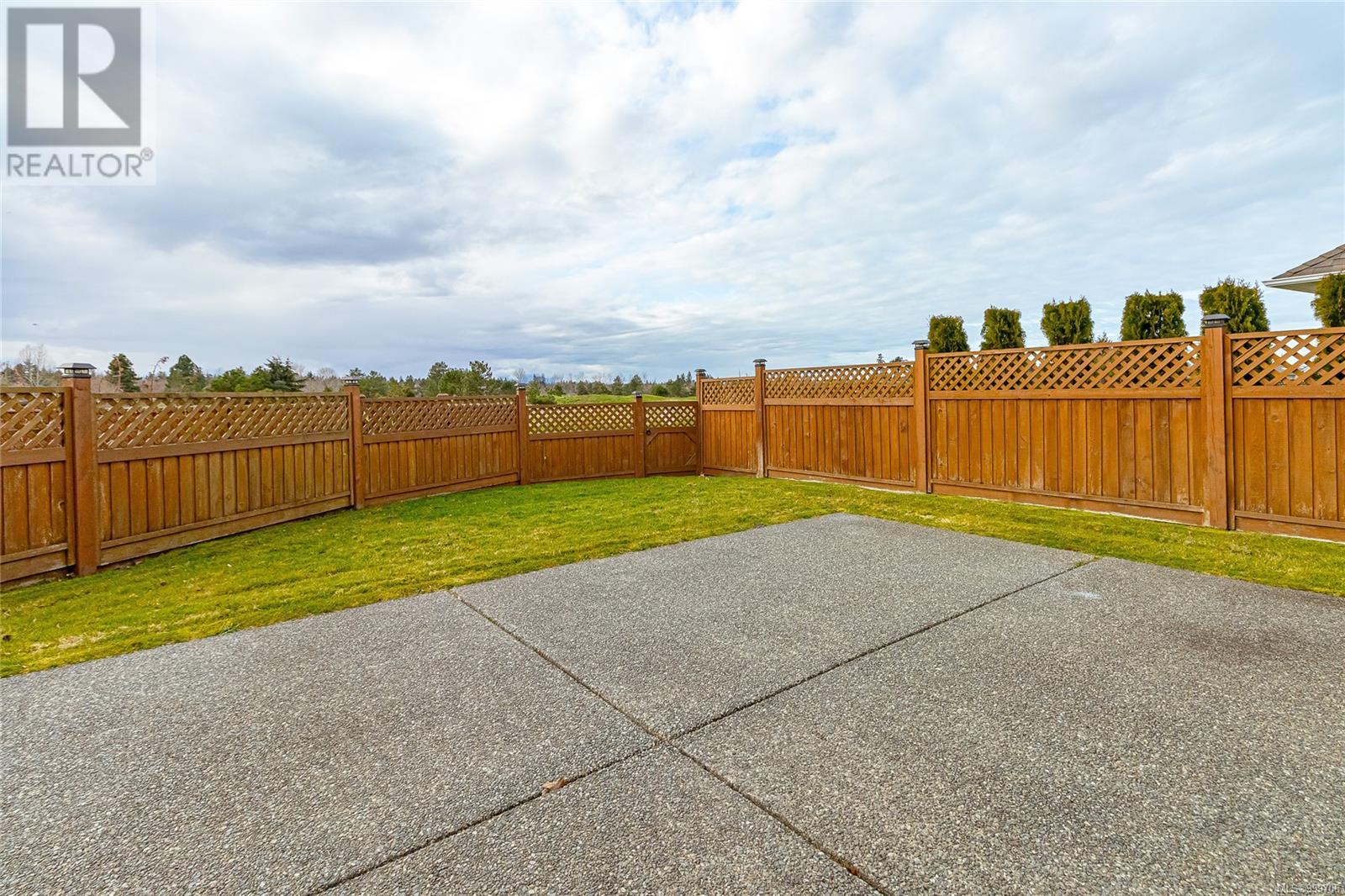 639 Eagle Tree Close, Parksville real estate listing 999706