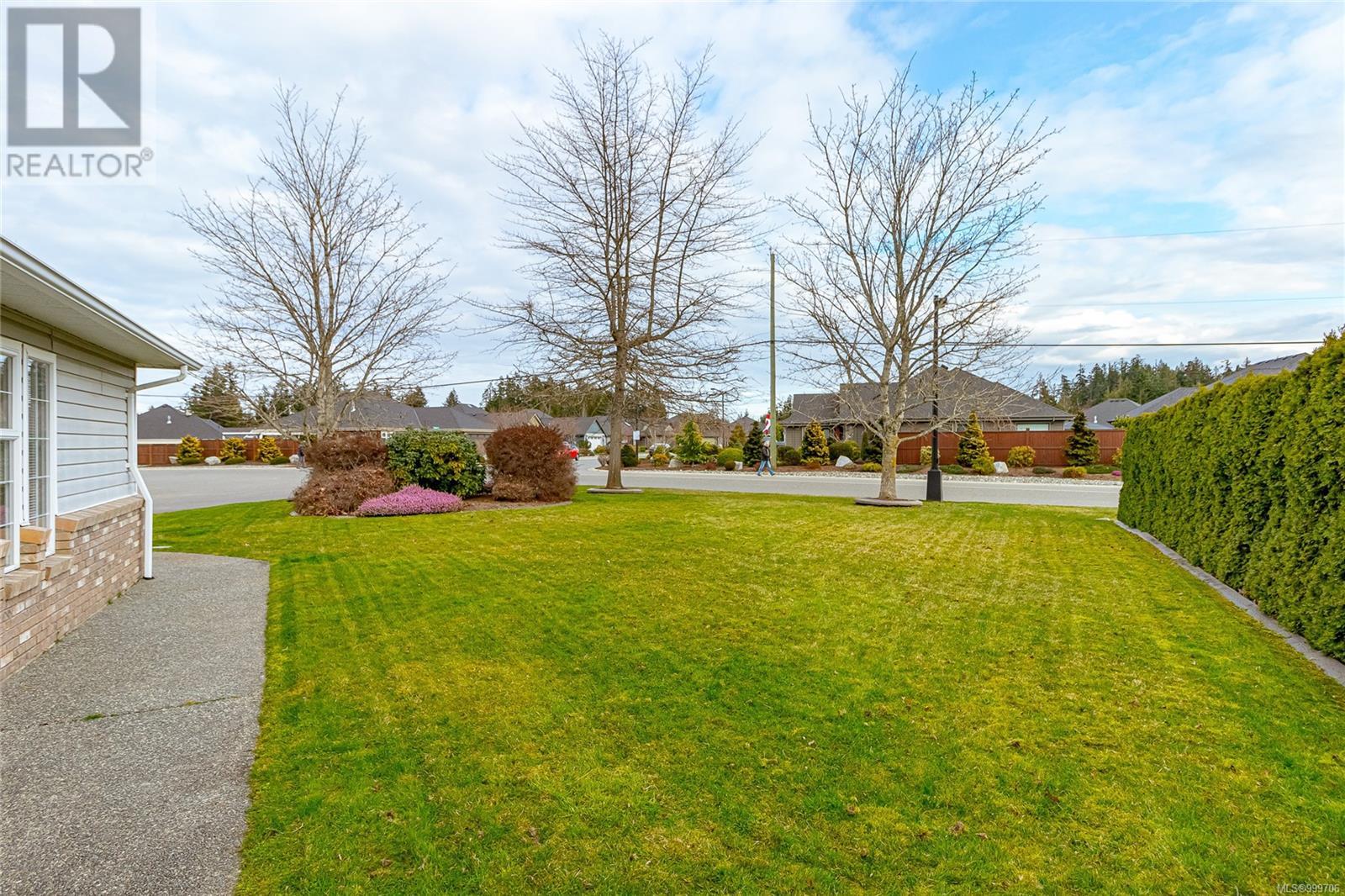 639 Eagle Tree Close, Parksville real estate listing 999706