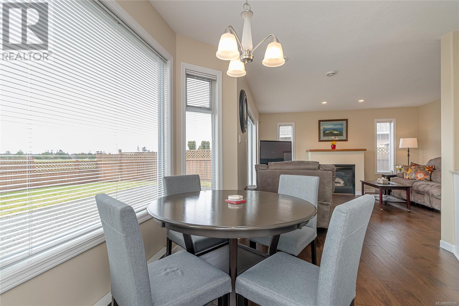 639 Eagle Tree Close, Parksville real estate listing 999706