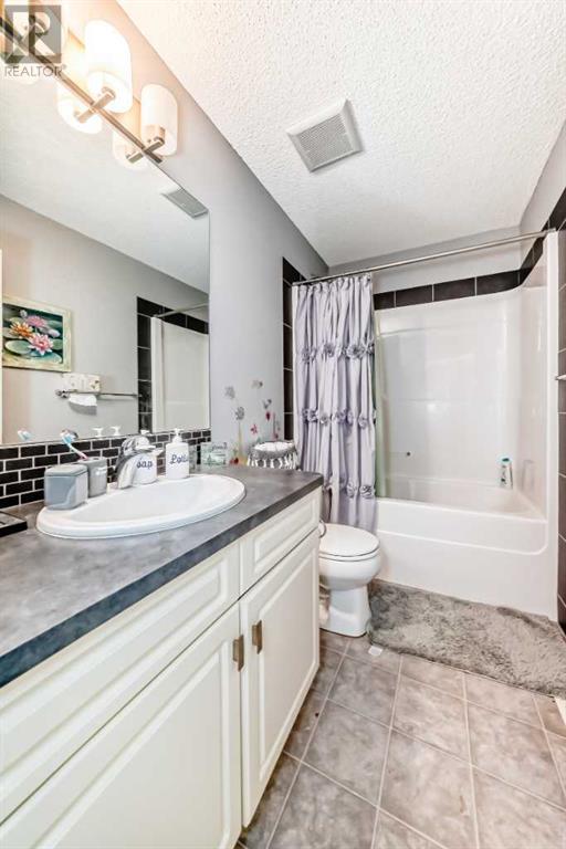 Single Family House for Sale in  New Brighton Grove SE New Brighton Calgary 