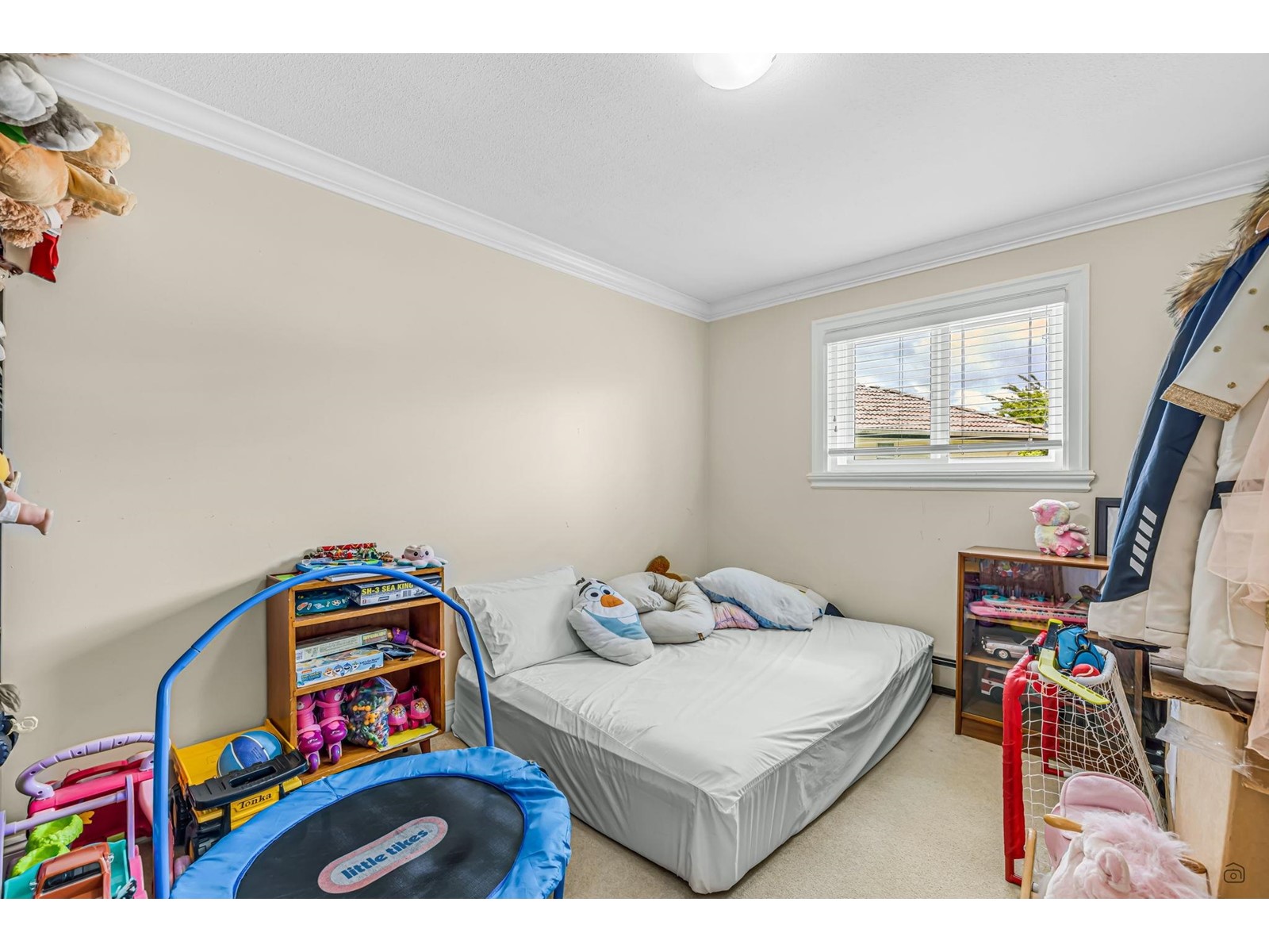 Photo 13 of 14349 90 Avenue, Surrey BC