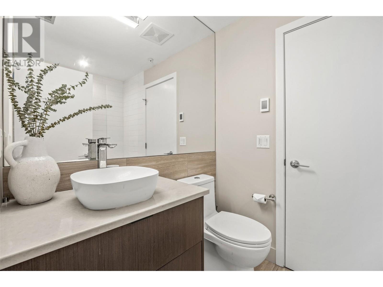 401 1289 Ellis Street, Kelowna
