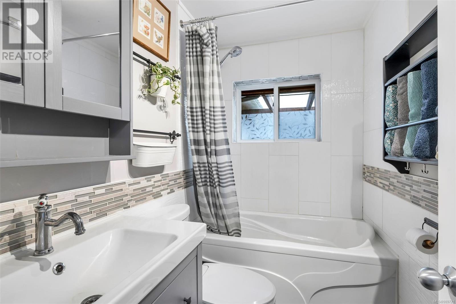  3595 Garland Avenue, Cobble Hill