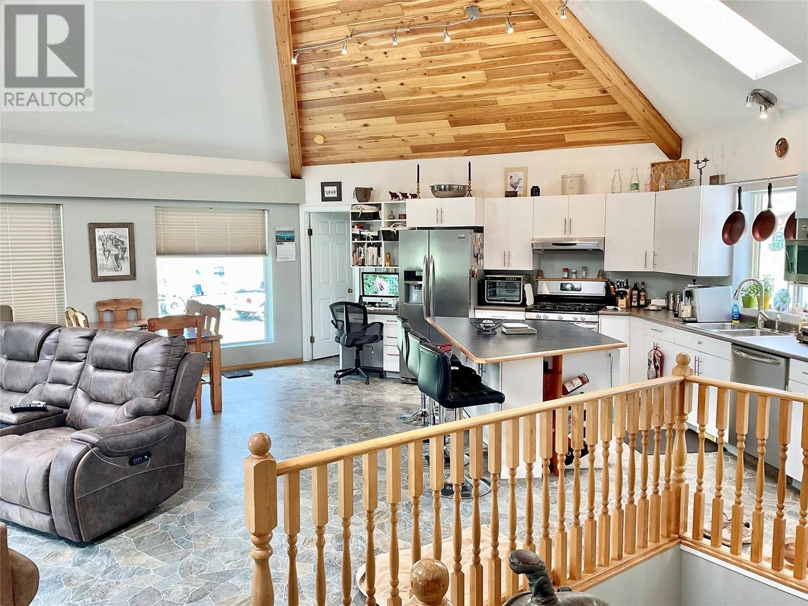 1290 Ingram Mountain Road, Midway
