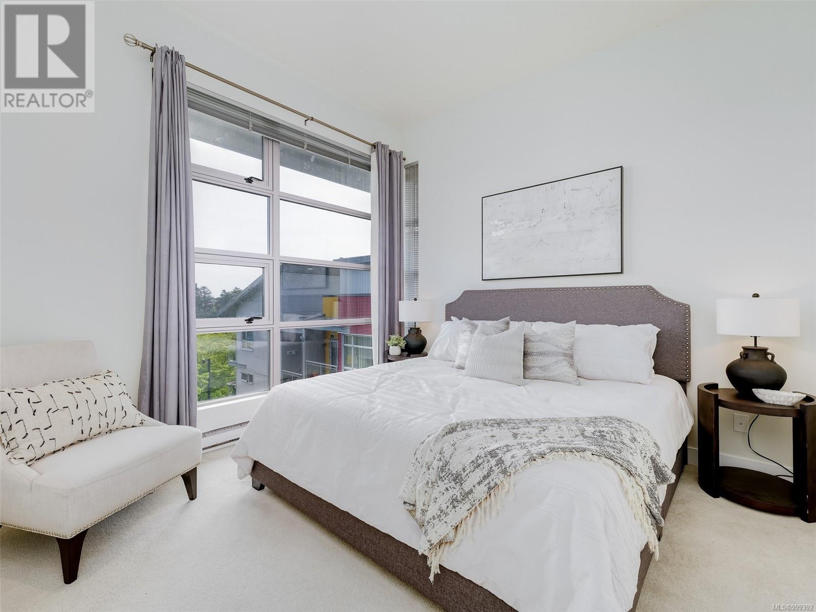 411 797 Tyee Road, Victoria