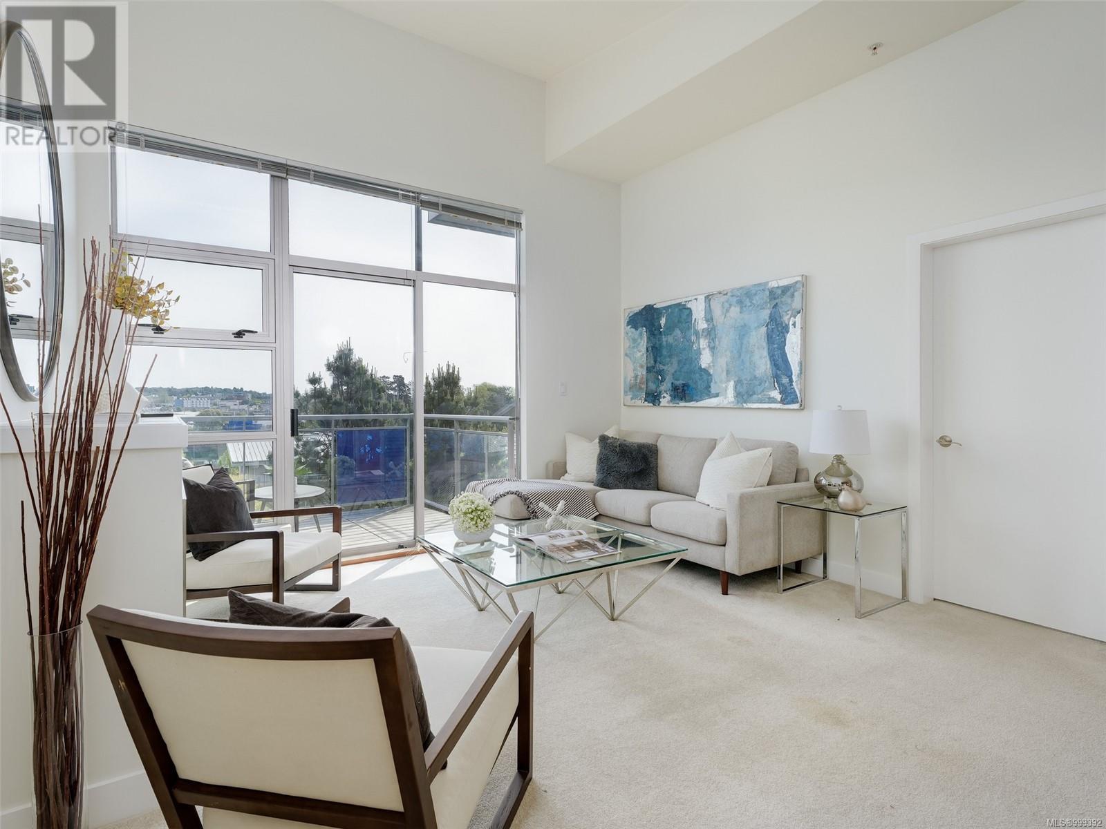 411 797 Tyee Road, Victoria