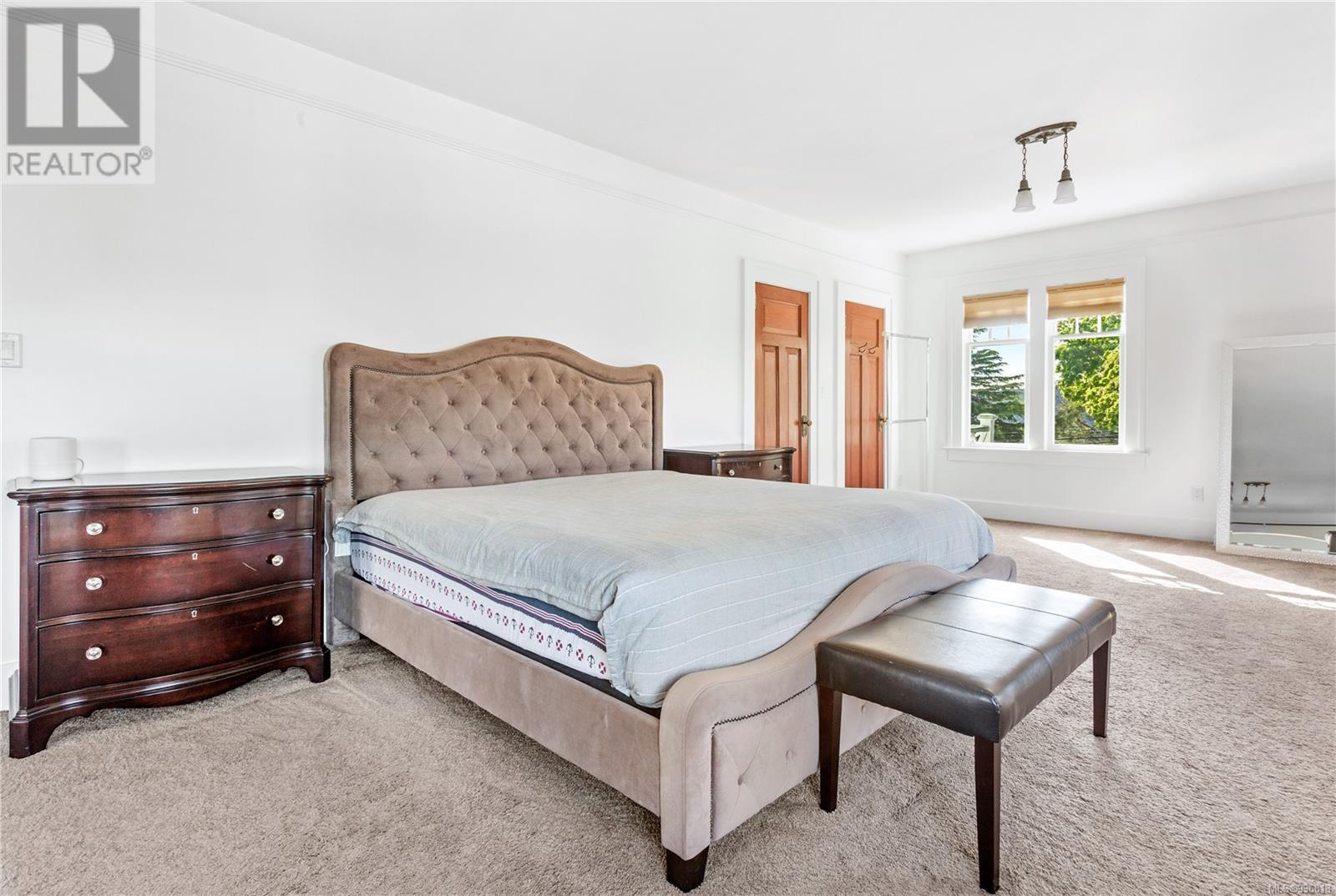 Photo 23 of 4423 Tyndall Ave, Saanich BC