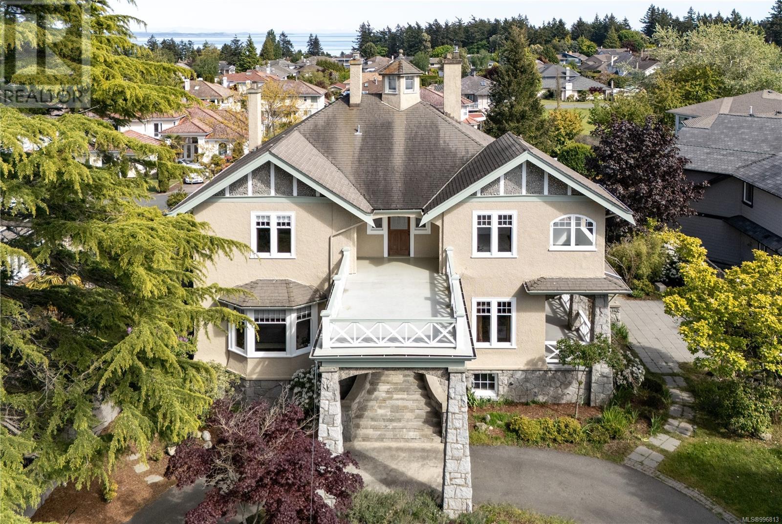 Photo 38 of 4423 Tyndall Ave, Saanich BC