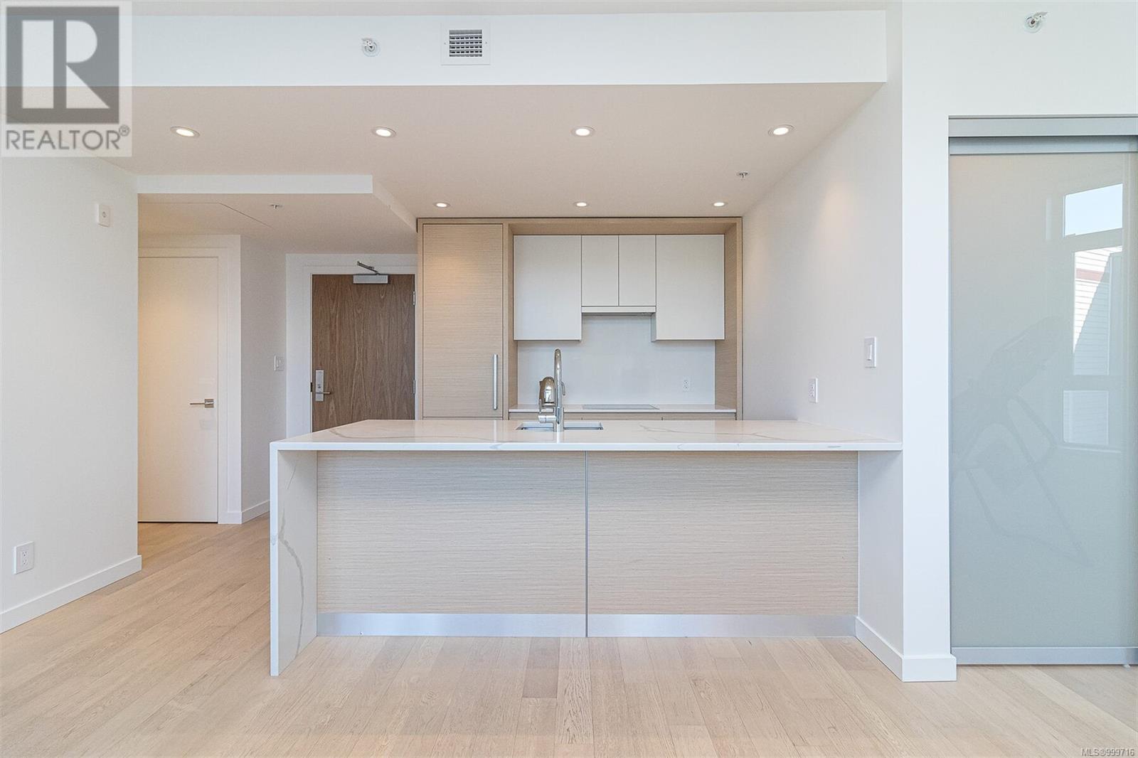 410 530 Michigan Street, Victoria