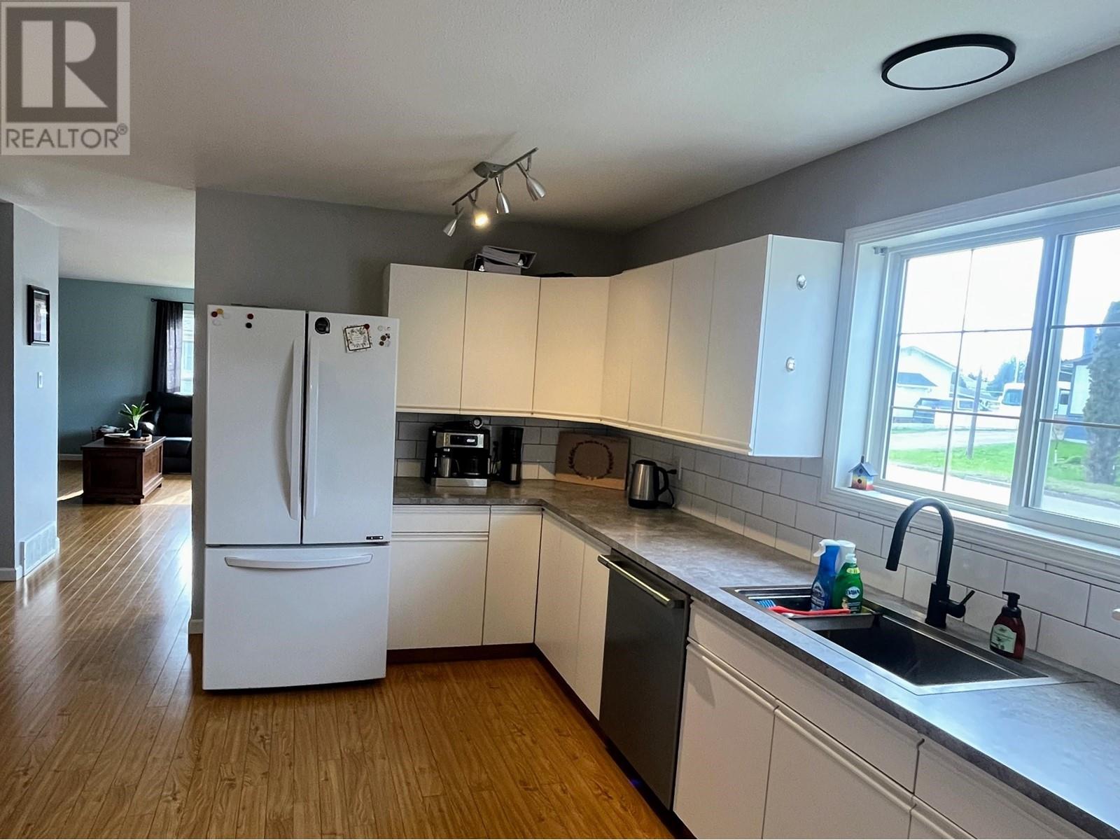 4212 MOUNTAINVIEW Crescent, Smithers