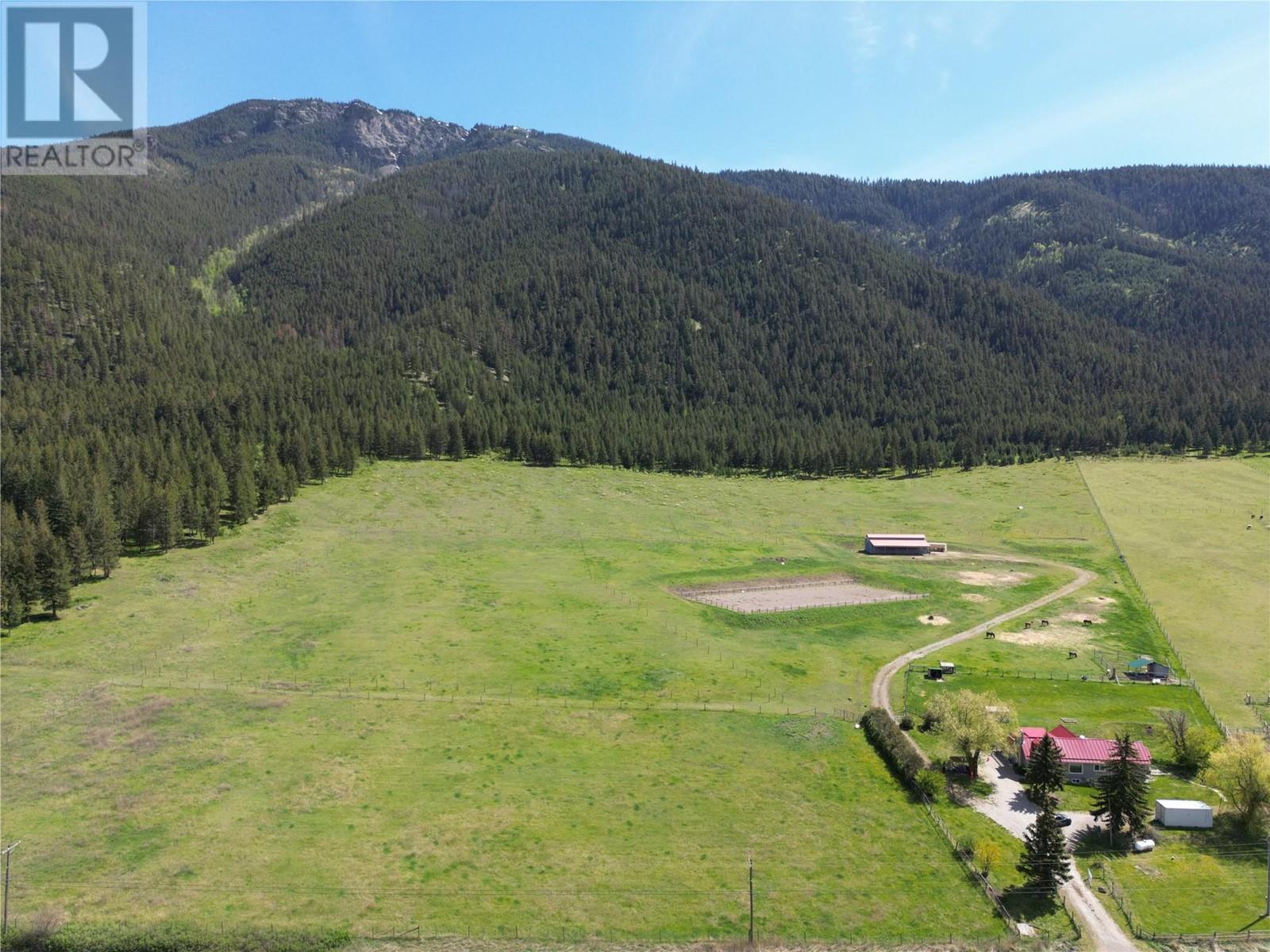 6449 97 Highway, Falkland