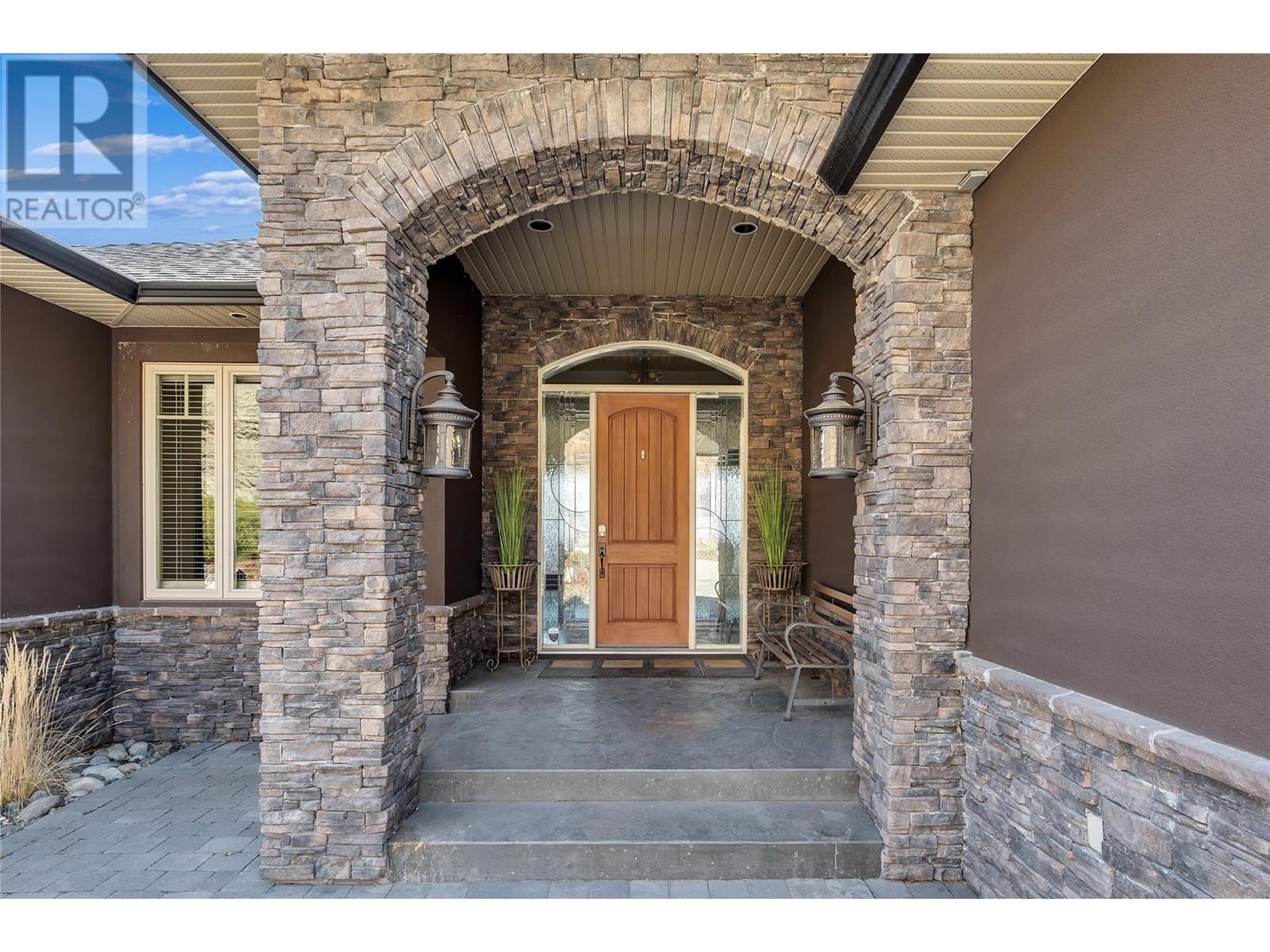  1487 Pinot Gris Drive, West Kelowna