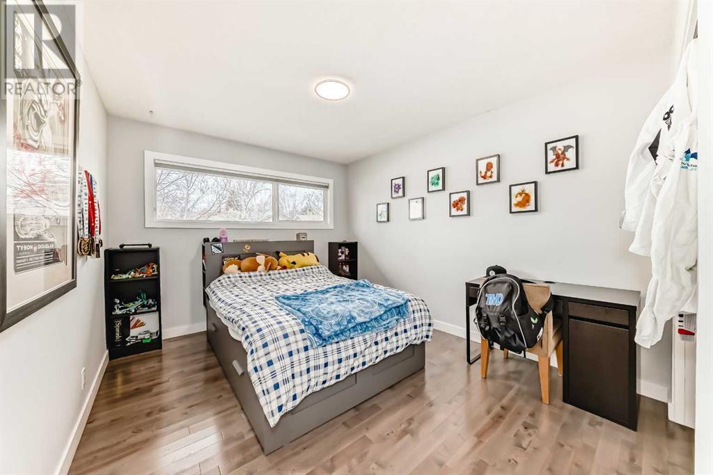 Single Family House Bungalow for Sale in  Kentish Drive SW Kingsland Calgary 