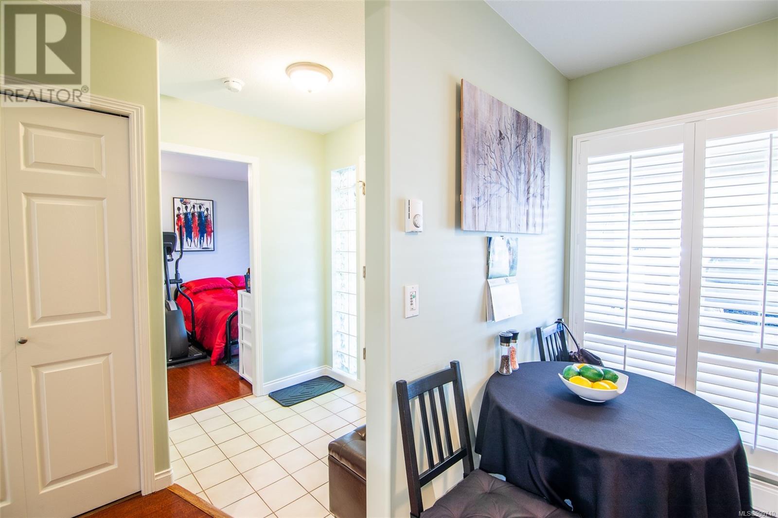 20 310 Pym St N, Parksville real estate listing 999710