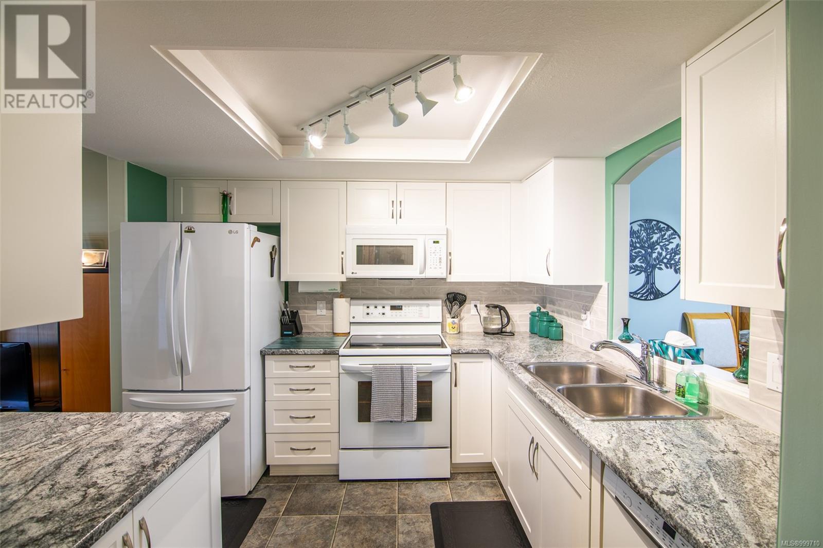 20 310 Pym St N, Parksville real estate listing 999710