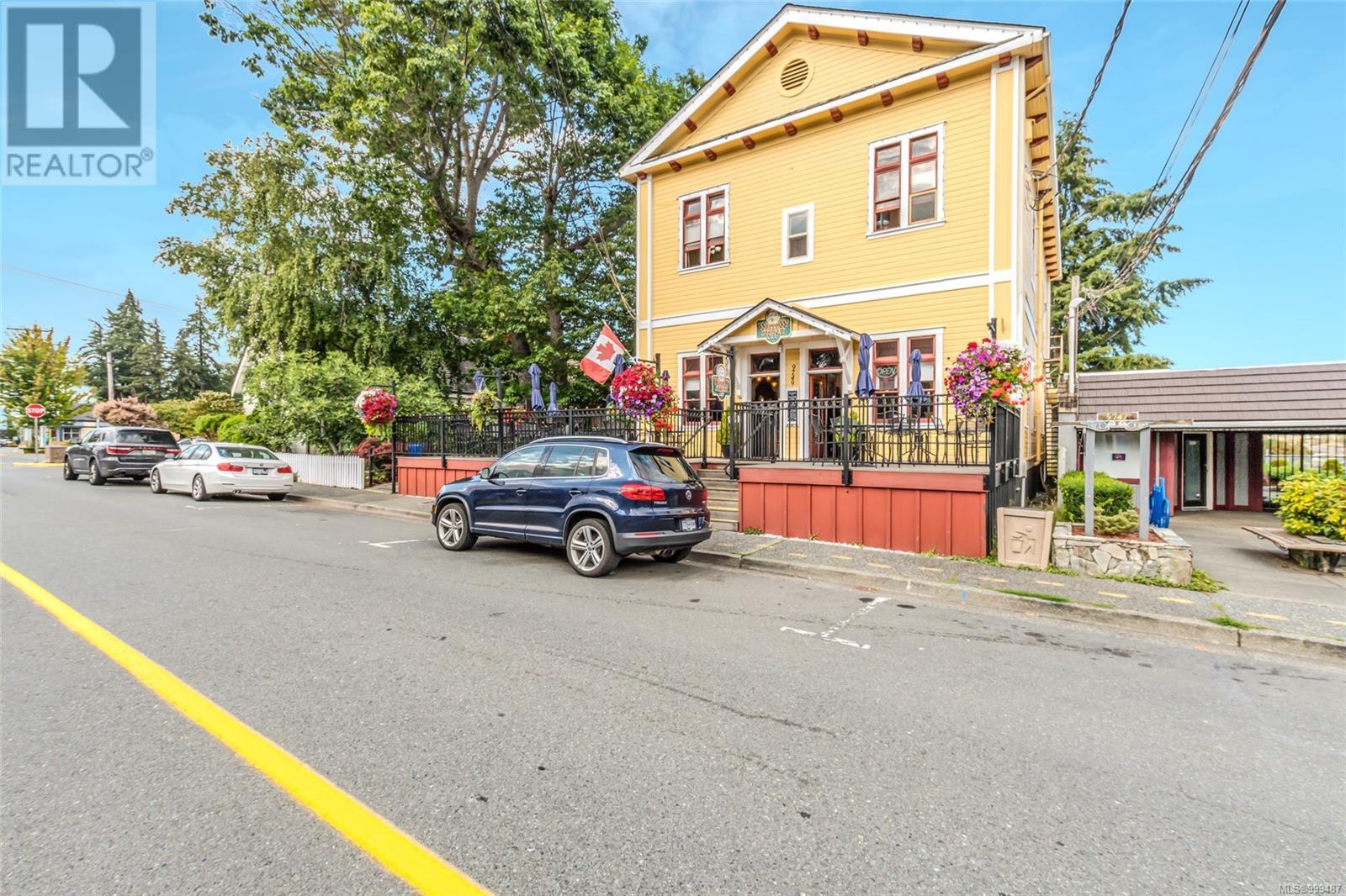 9749 Willow St, Chemainus