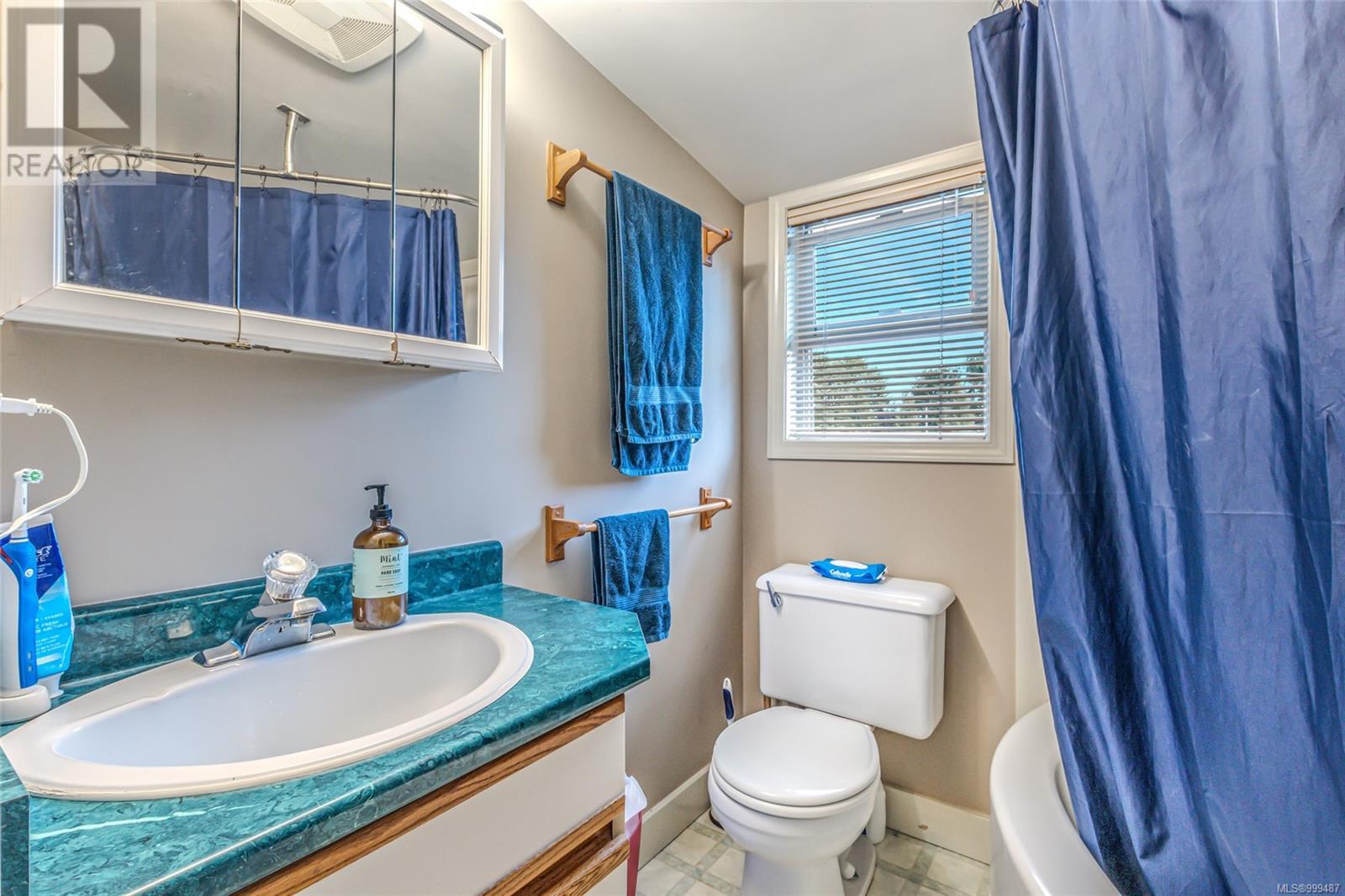 9749 Willow St, Chemainus