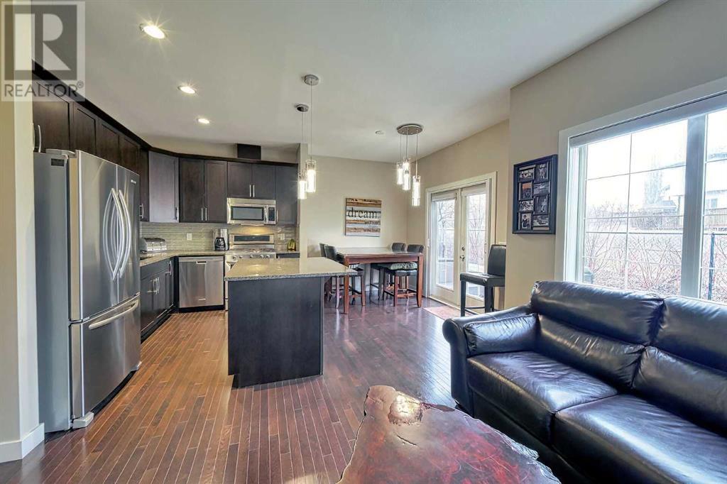 Single Family House for Sale in  Quarry Villas SE Douglasdale/Glen Calgary 