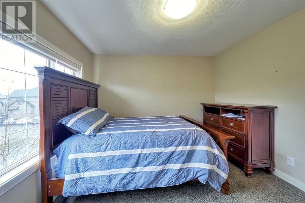 Single Family House for Sale in  Quarry Villas SE Douglasdale/Glen Calgary 