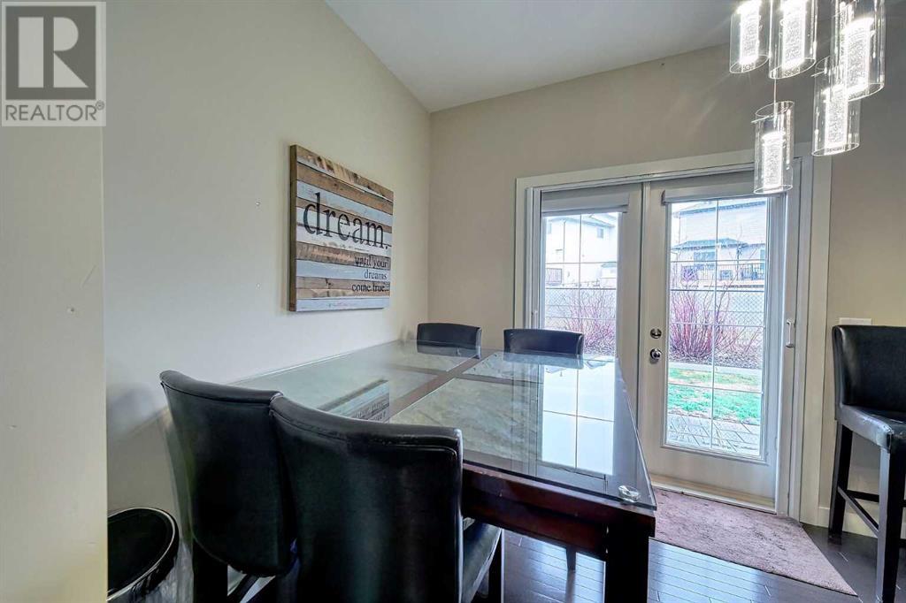 Single Family House for Sale in  Quarry Villas SE Douglasdale/Glen Calgary 