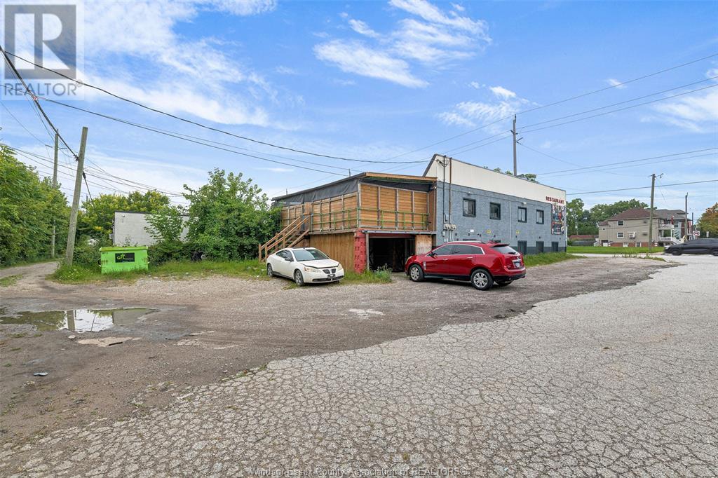 Photo 3 of 1011 Wyandotte, Windsor ON