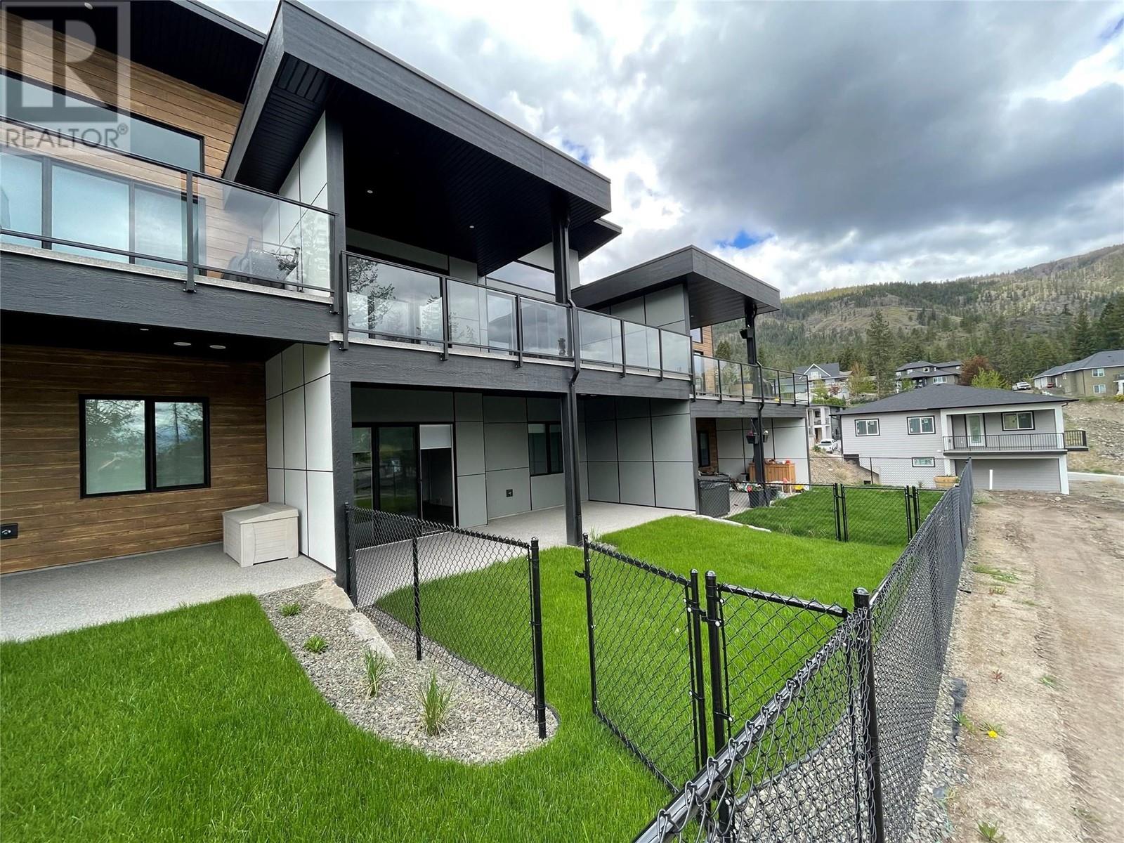 2 2835 Canyon Crest Drive, West Kelowna