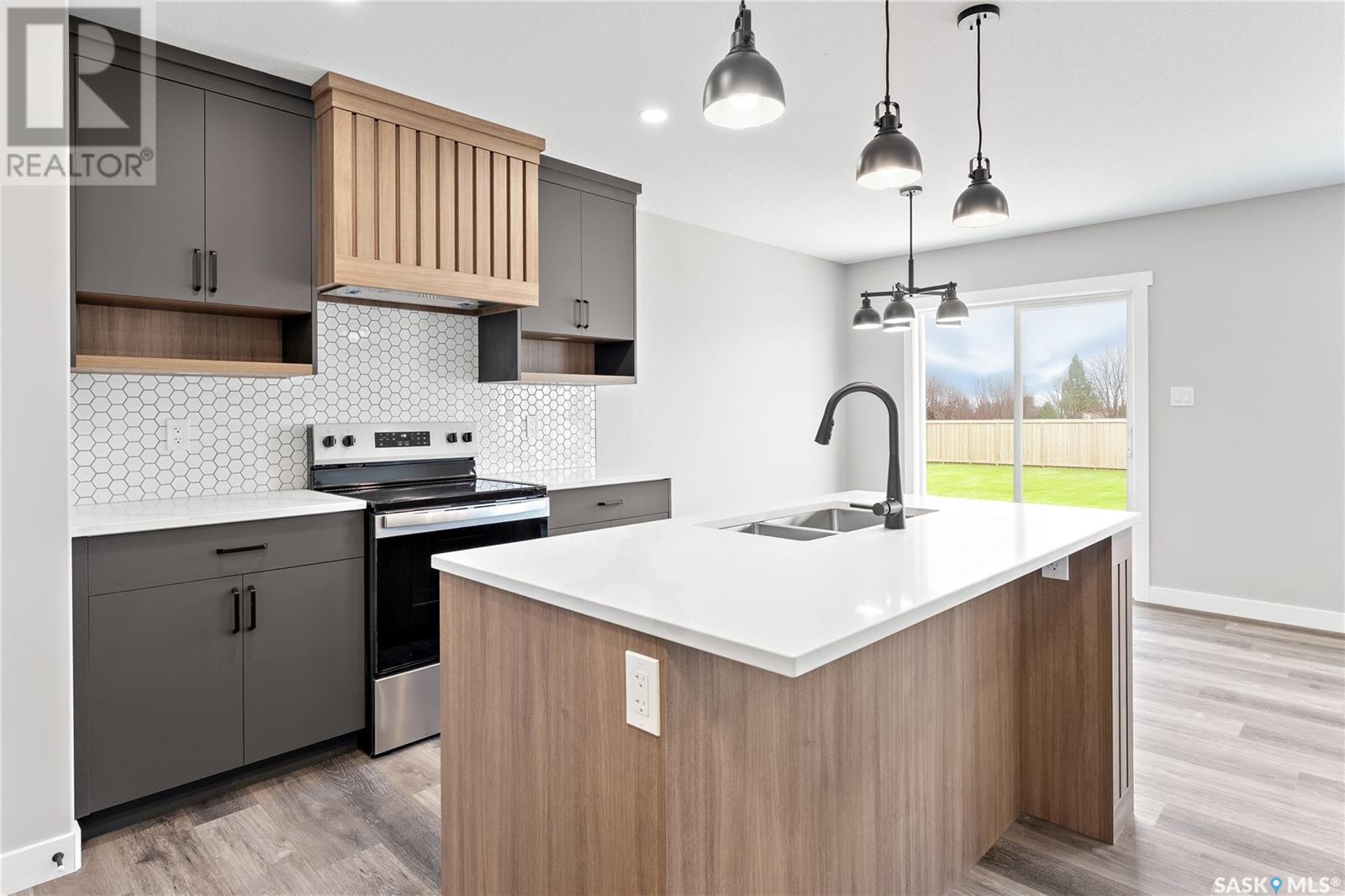 Photo 8 of 3060 Dumont Way, Regina SK