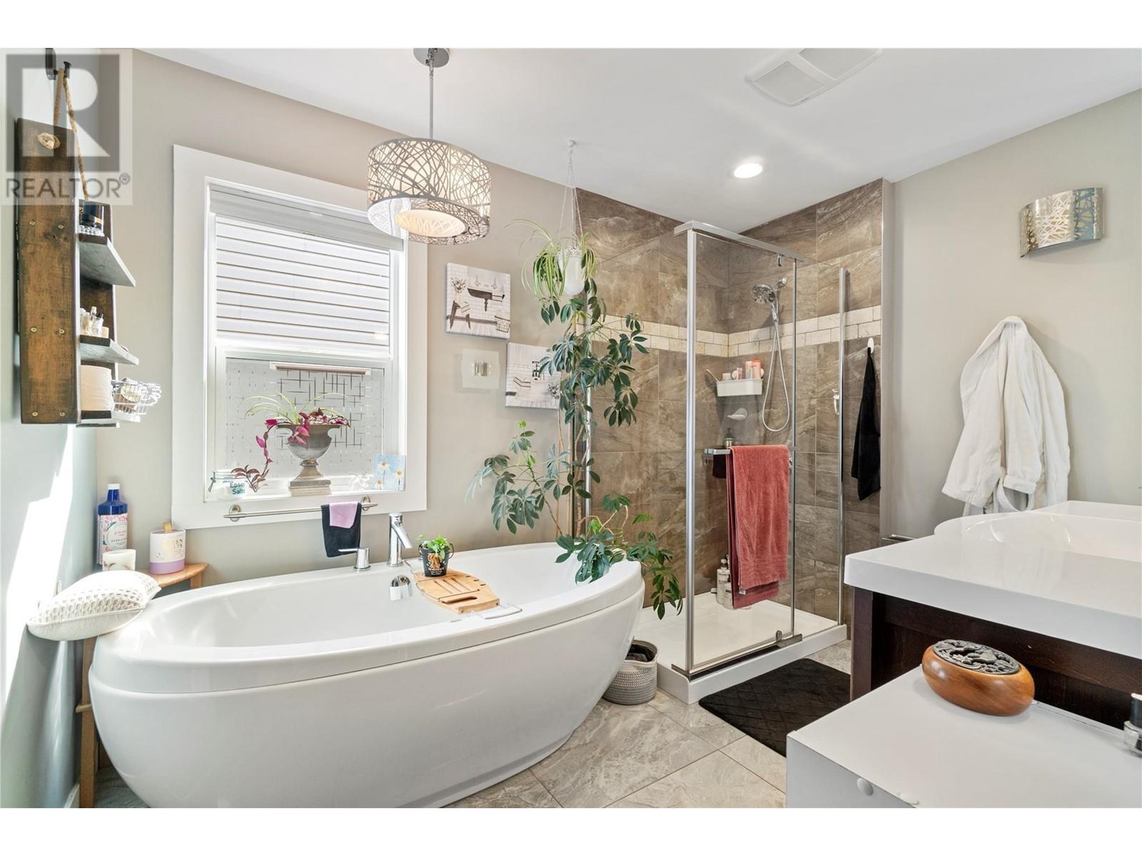  2648 4B Avenue Southeast, Salmon Arm