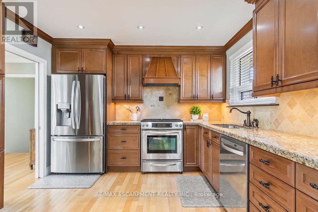 Photo 14 of 1257 Hillview Crescent, Oakville ON
