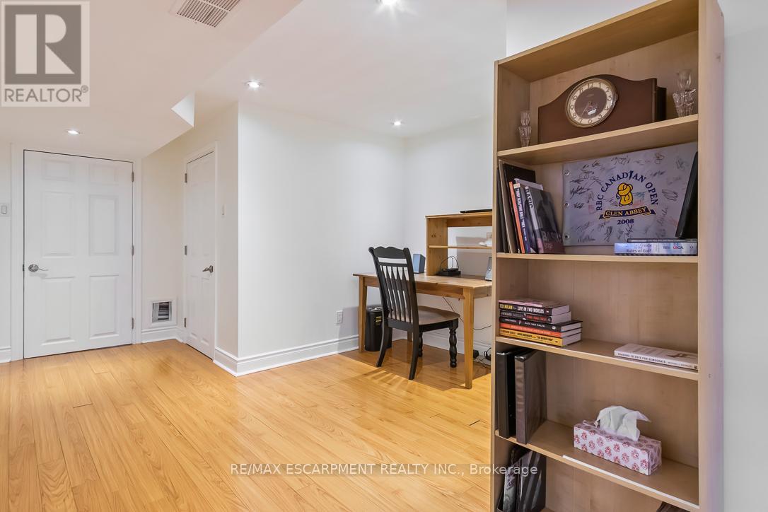 Photo 30 of 1257 Hillview Crescent, Oakville ON