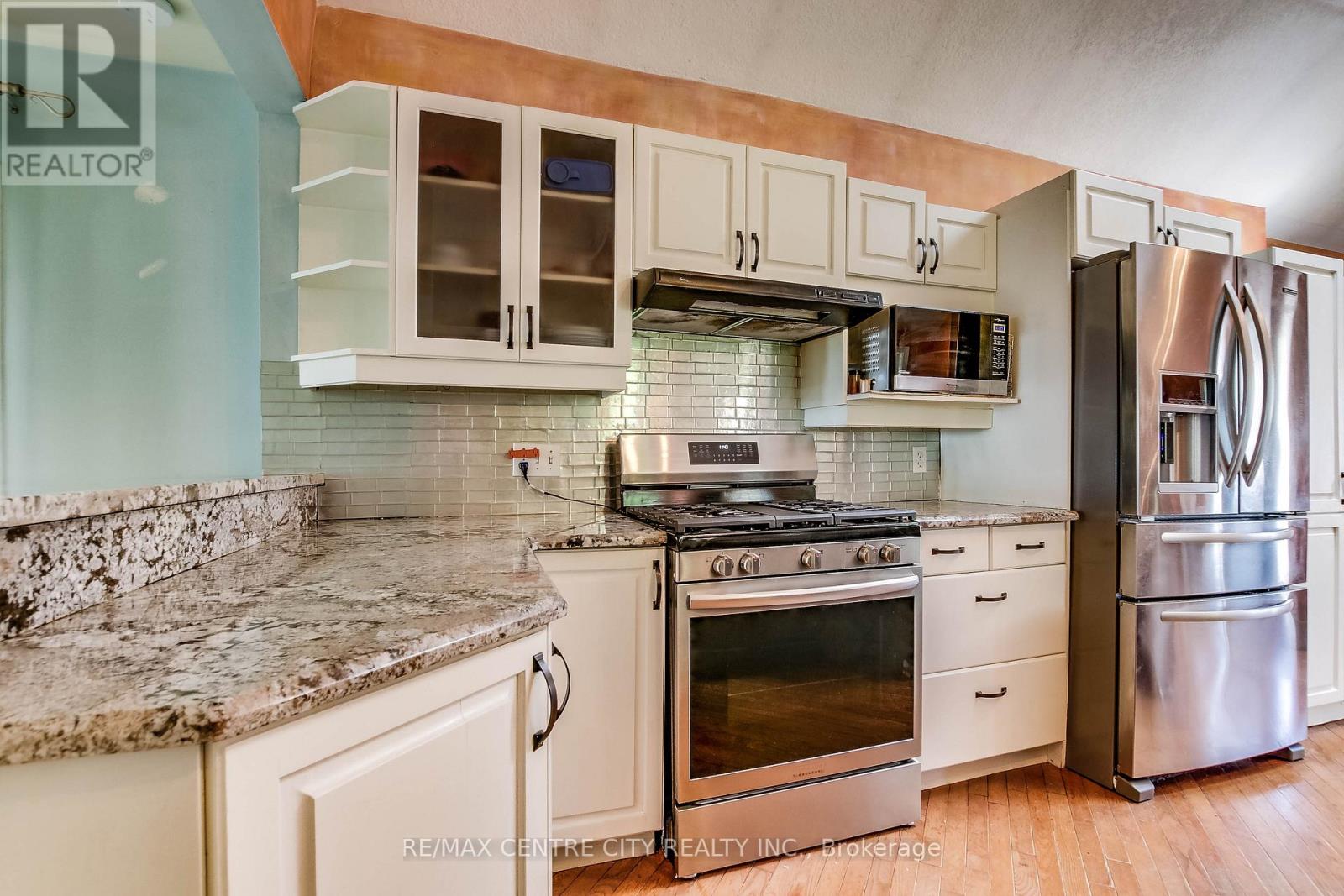 Property Image 8