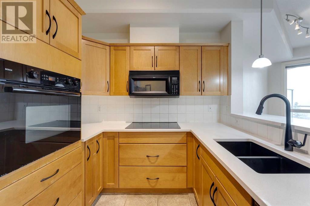 Single Family House for Sale in    Avenue NW Varsity Calgary 