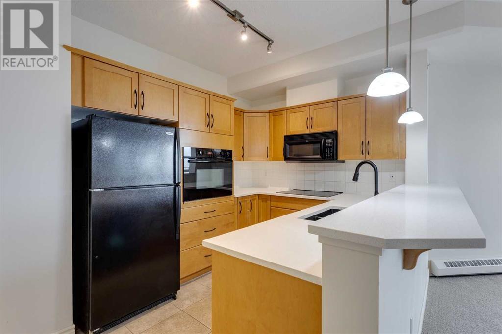 Single Family House for Sale in    Avenue NW Varsity Calgary 