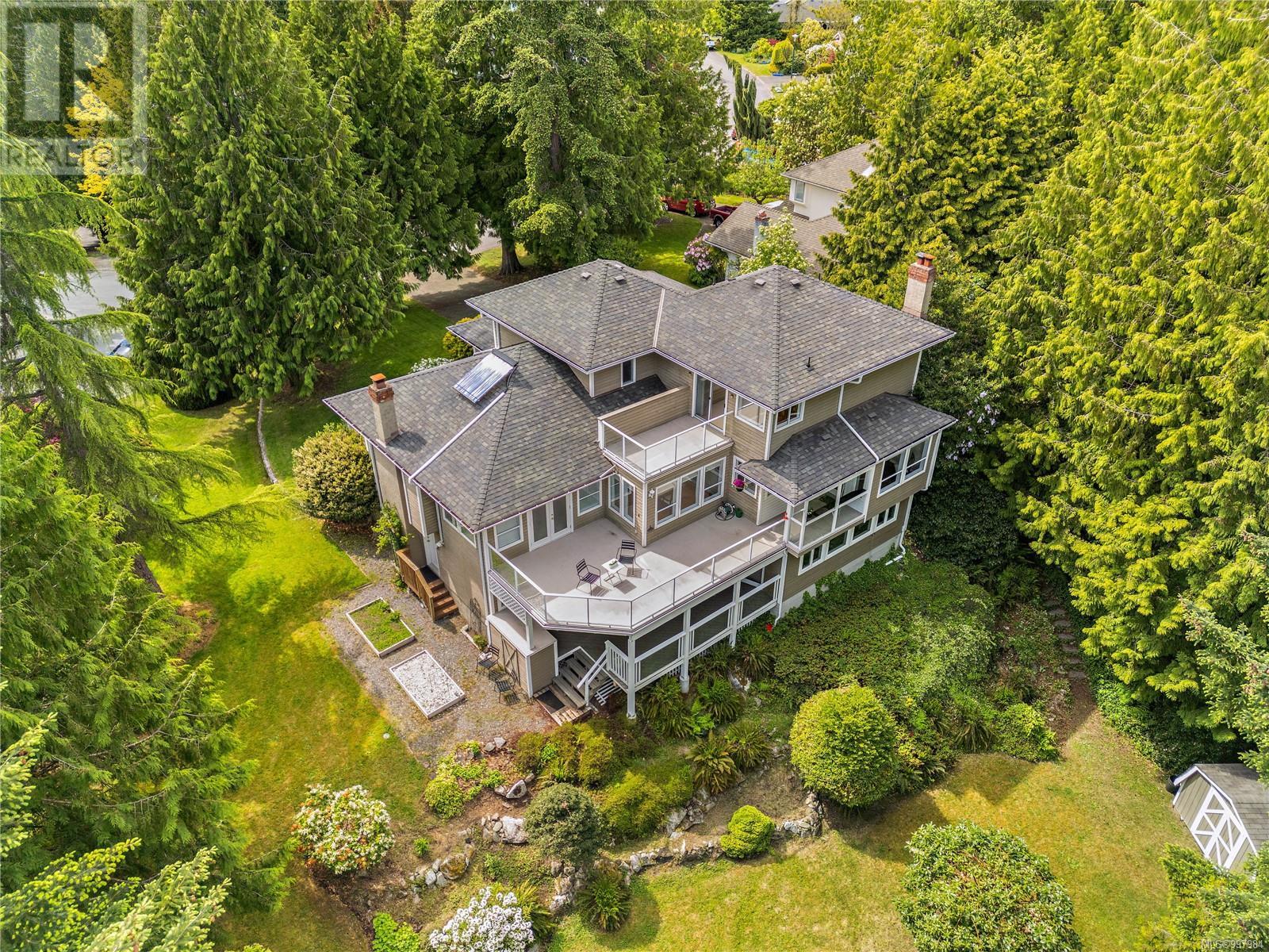  8612 Echo Place East, North Saanich