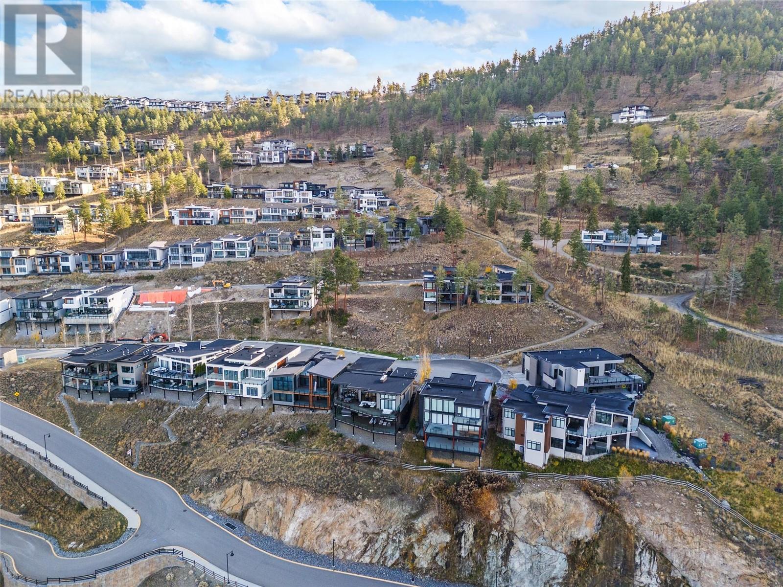 3332 Black Pine Lane, Kelowna