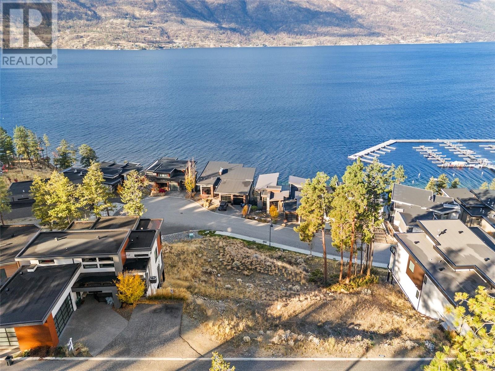 3332 Black Pine Lane, Kelowna