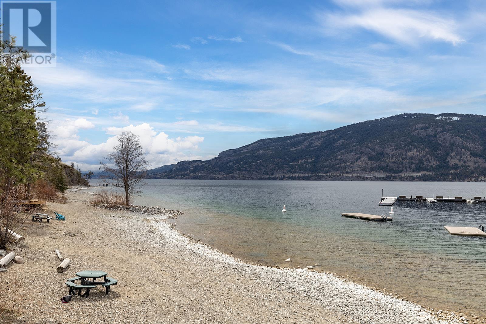 3332 Black Pine Lane, Kelowna