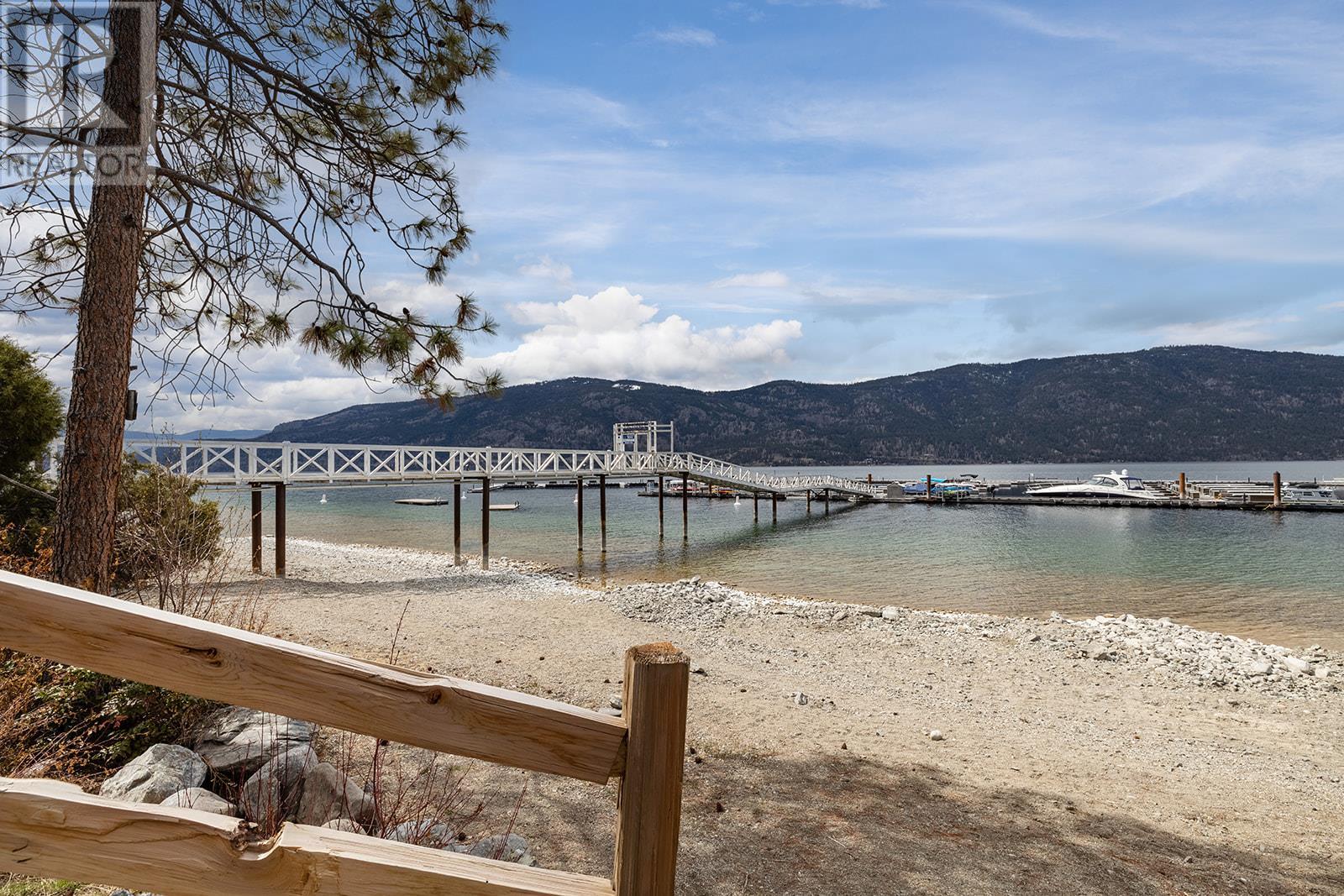3332 Black Pine Lane, Kelowna