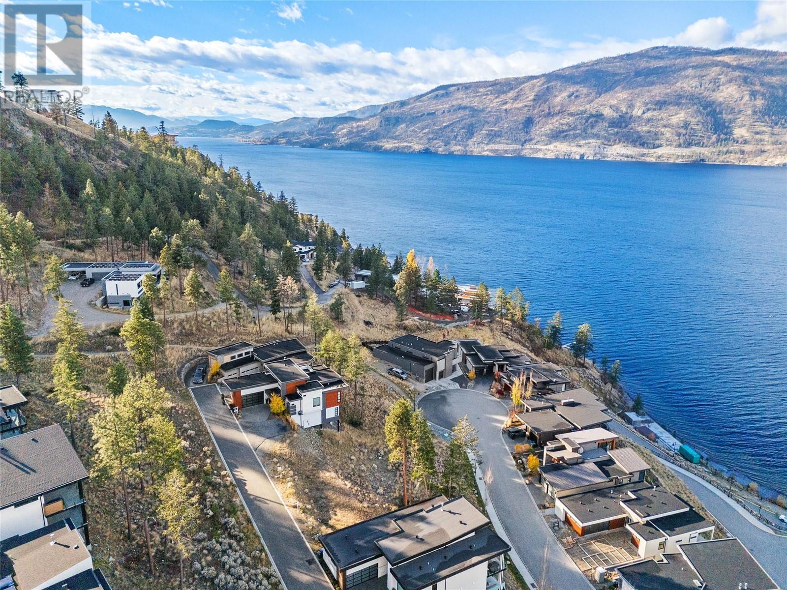 3332 Black Pine Lane, Kelowna
