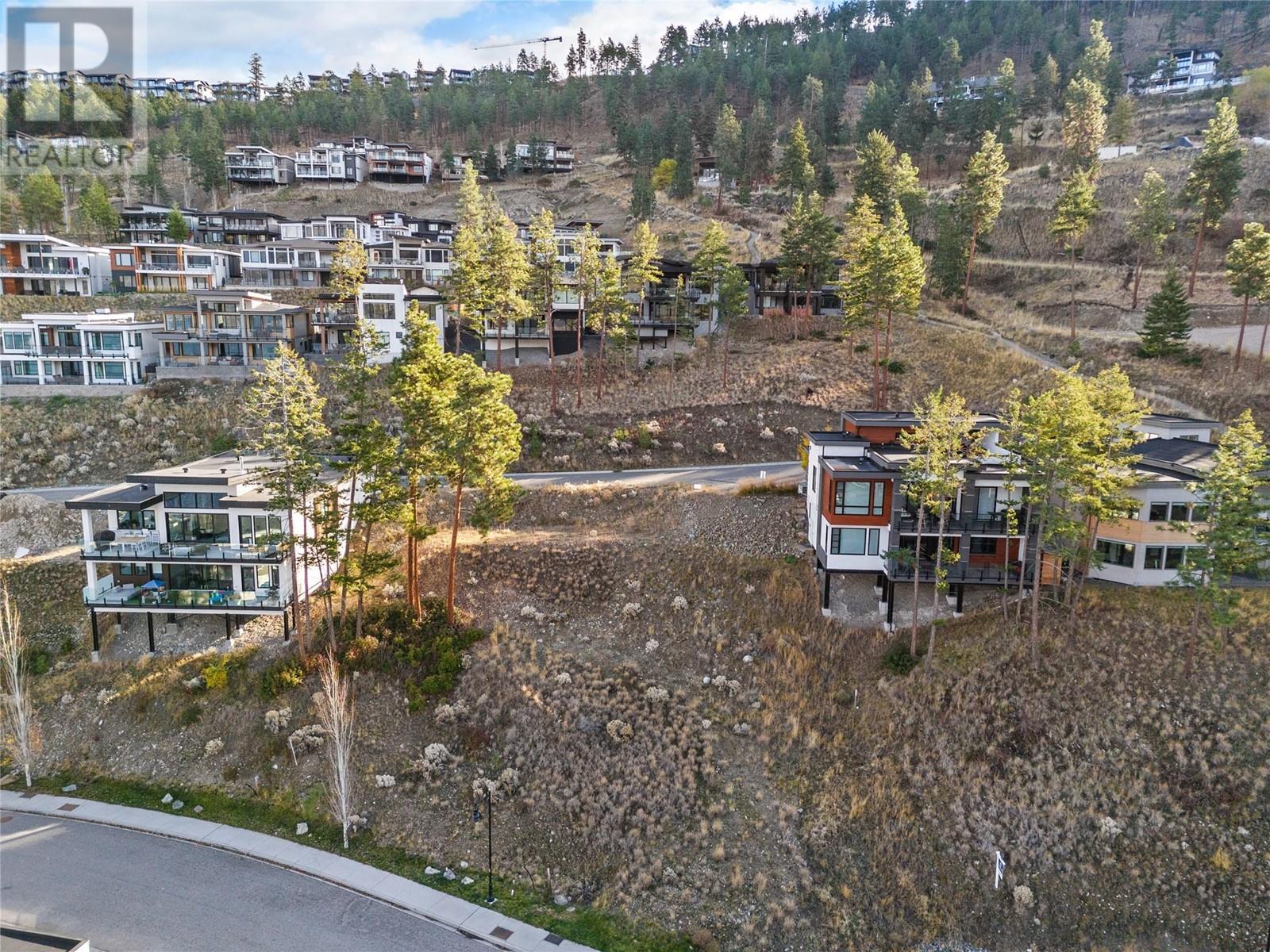 3332 Black Pine Lane, Kelowna