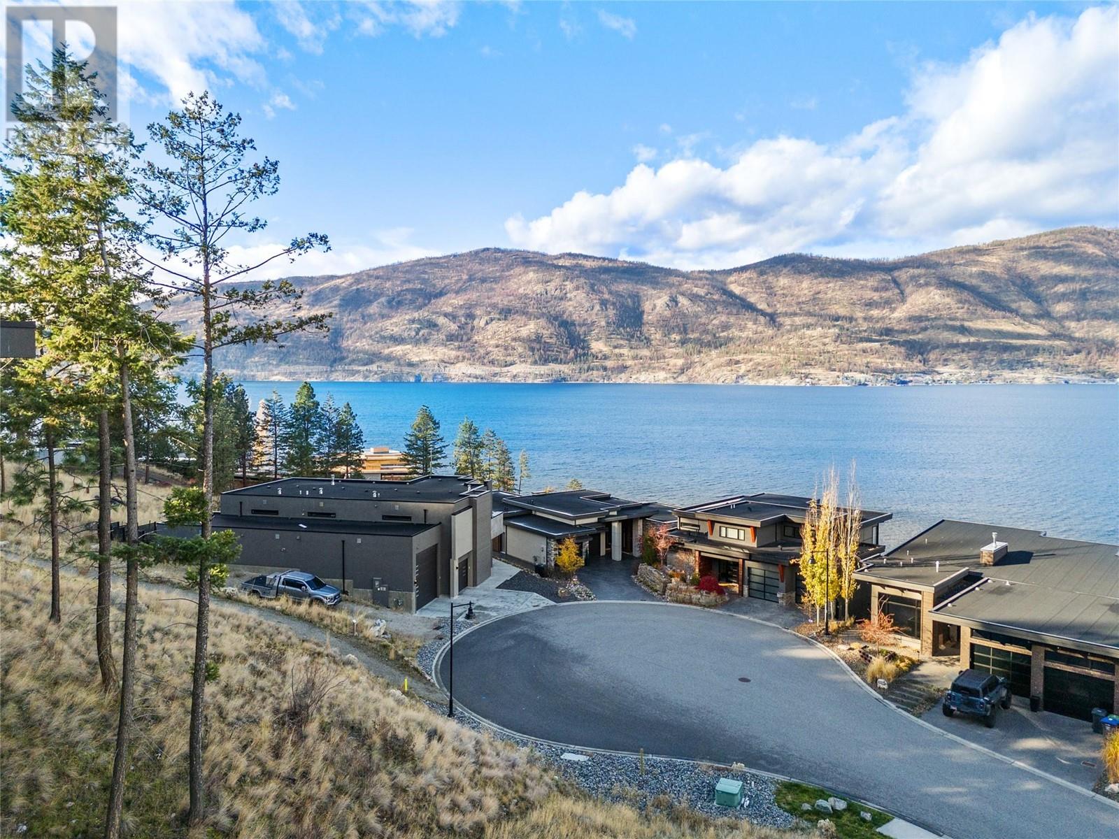3332 Black Pine Lane, Kelowna