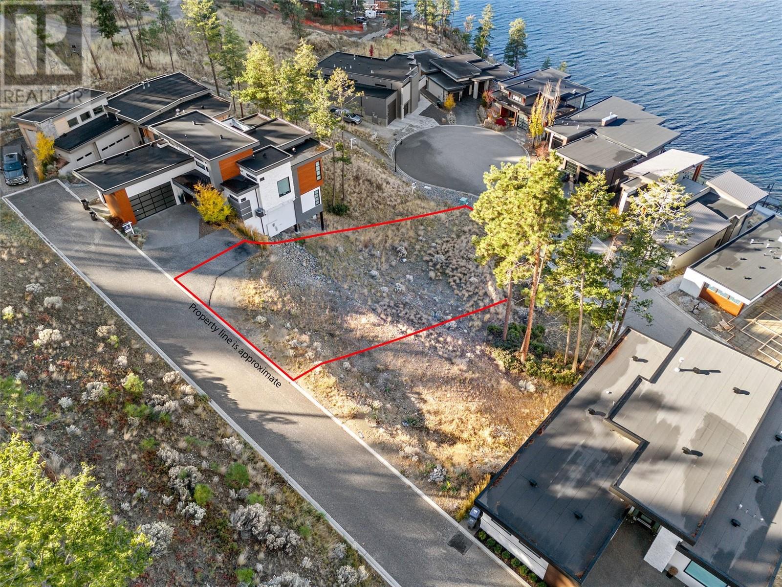3332 Black Pine Lane, Kelowna