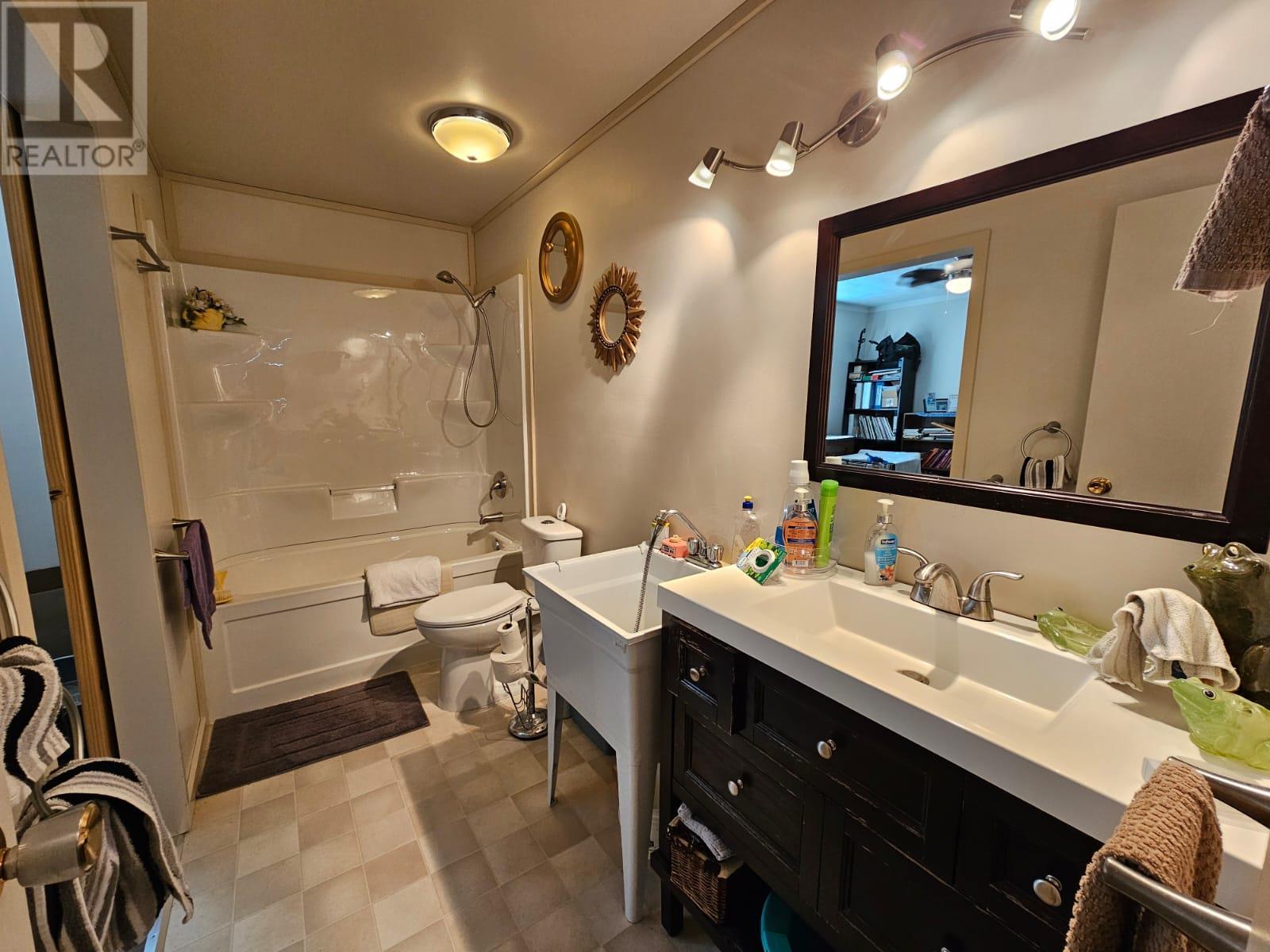 Photo 10 of 148 Birch Avenue, Tumbler Ridge BC
