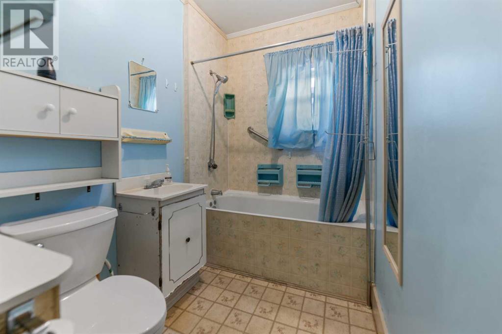 Single Family House Bungalow for Sale in   Avenue NE Tuxedo Park Calgary 