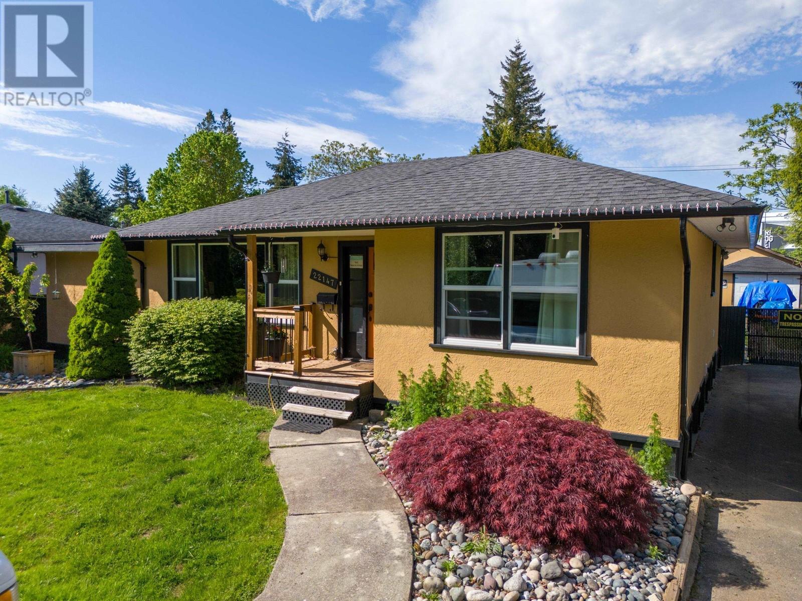 Photo 8 of 22147 Cliff Avenue, Maple Ridge BC
